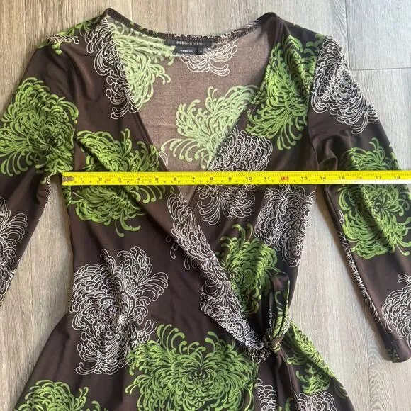 BCBG Maxazria Abstract Print V-Neck Wrap Dress With Tie Waist Size XS Brown - Picture 4 of 12